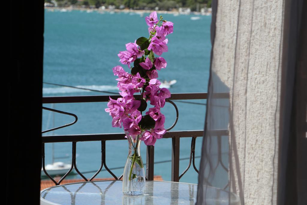 Marina Apartmani Tisno Murter Exterior photo